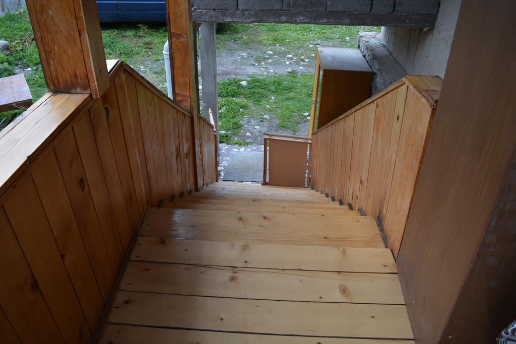 Mziuri Guest House Mestia Eksteriør bilde